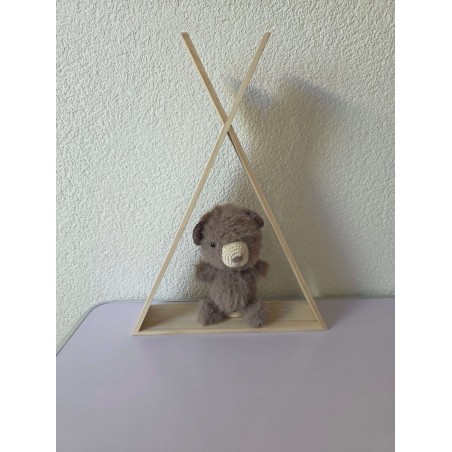 Grizzly l'ours Furry Furry dans son tipi