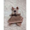 Doudou Plat Chien "Nougat" Crochet Ricorumi | mavanya.ch